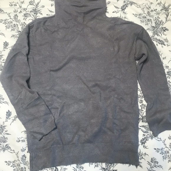Bundle 4/25 Grey Turtle Neck Sweater - Picture 1 of 2